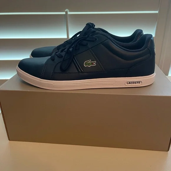 Lacoste mens shoes - Picture 2 of 4